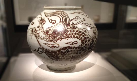 Dragon painted on ceramic jar